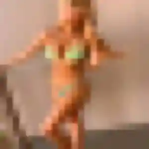 Emmanuelle, 33 ans, connectée à Albert pour une rencontre coquine