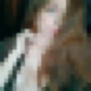 Elvire, 23 ans, en ligne à Ambert pour une rencontre coquine