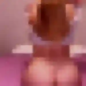 Brune, 35 ans, en ligne à Ambès pour une rencontre coquine