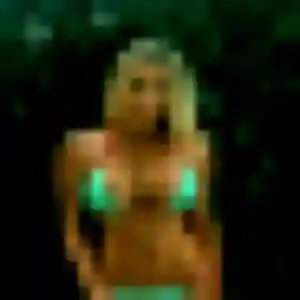 Delia (31 ans) à Ambon propose un plan cul ce soir