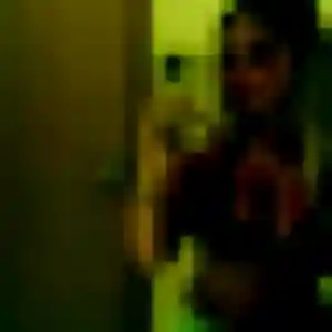 Rejoins Khadija, 29 ans à Arc-sur-Tille en privé