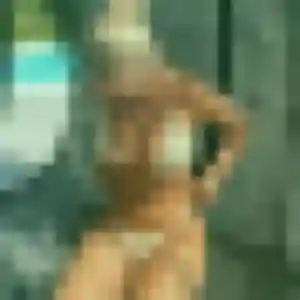 Melanie de Aubessagne, 26 ans - plan cul discret