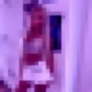 Brune, 26 ans, en ligne à Audincthun pour une rencontre coquine