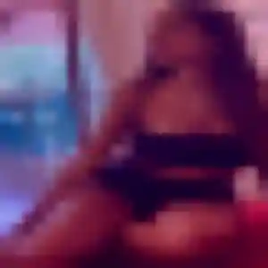 Zephyrine, femme de 33 ans propose plan cul à Aurillac