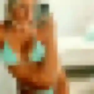 Charmante Geneve, 33 ans à Berchères-Saint-Germain - découvrir son profil