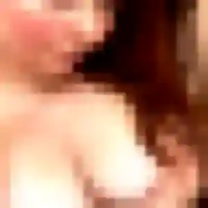 Découvre Touria, 40 ans à Bort-les-Orgues en privé