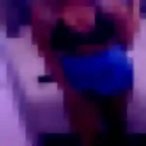 Rejoins Ursula, 24 ans à Bouguenais en privé