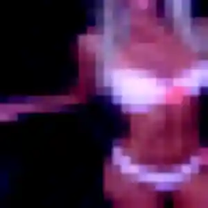 Ulrike (35 ans) à Bourg-et-Comin cherche une rencontre maintenant