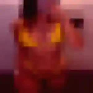 Colombine, 26 ans, en ligne à Cambernon pour une rencontre coquine