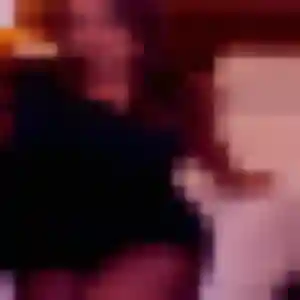 Découvre Hajar, 33 ans à Carantec en privé