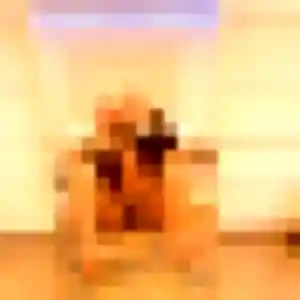Zineb, 27 ans, connectée à Cézy pour une rencontre coquine