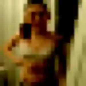 Jade, 43 ans, disponible à Châlons-du-Maine pour un plan cul