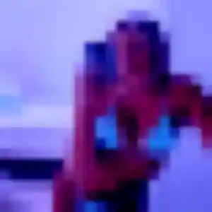 Marine, 22 ans, en ligne à Champfleury pour une rencontre coquine