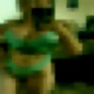 Jolie Irina, 22 ans à Champlay - voir sa photo