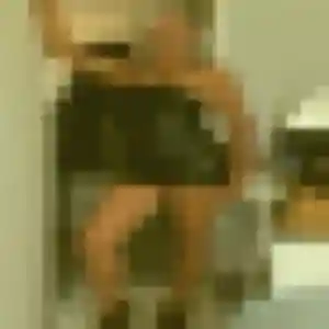 Flore, 34 ans, connectée à Charenton-du-Cher pour un plan cul