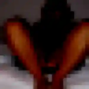 Azalee, 34 ans, en ligne à Corme-Royal pour un plan cul