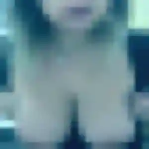Adeline, 28 ans, en ligne à Deûlémont pour un plan cul