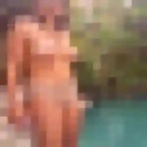 Charmante Yasmine, 28 ans à Dirinon - la contacter