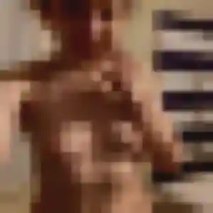 Solene, 44 ans, connectée à Dompierre-sur-Mer pour une rencontre coquine