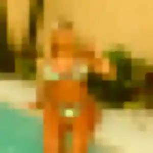 Rejoins Azalee, 22 ans à Dunes gratuitement