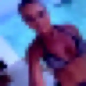 Rejoins Whitney, 30 ans à Épernay en privé