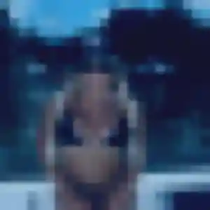 Debora (24 ans) à Épron propose un plan cul ce soir