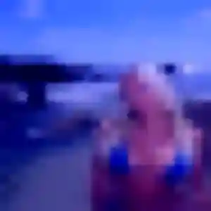 Contacte Lamia, 26 ans à Erquy en privé