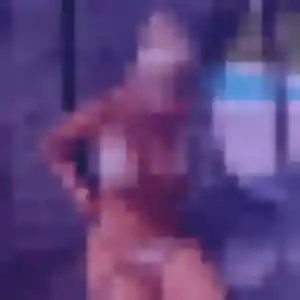 Rejoins Azalee, 32 ans à Feuguerolles-Bully en privé
