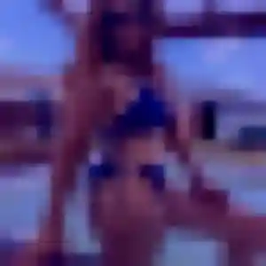 Contacte Katia, 25 ans à Gréasque en privé