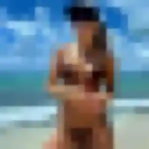 Hajar, femme de 27 ans cherche plan cul à Hanvec