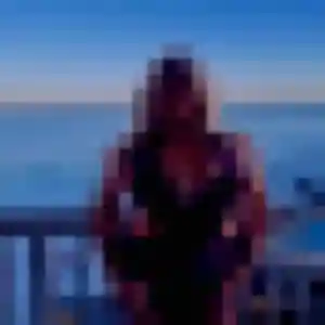 Photo exclusive de Fatima, 30 ans à Hennezis - plan discret