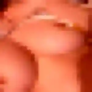 Madeleine, 22 ans, connectée à Hypercourt pour une rencontre coquine