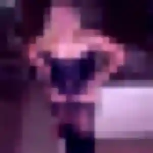 Photo privée de Emmanuelle, 32 ans à Lançon-Provence - plan discret
