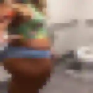 Iseult, 31 ans, connectée à Landudal pour un plan cul