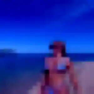 Charmante Nolwenn, 33 ans à Larnod - découvrir son profil