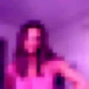 Rejoins Sabine, 24 ans à Laval-Pradel gratuitement