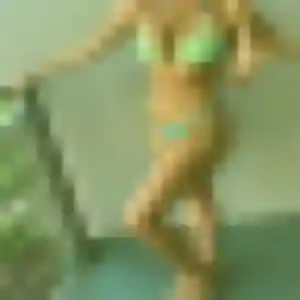 Faustine (29 ans) à Le Genest-Saint-Isle cherche un plan cul ce soir
