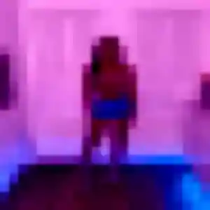 Jihane, fille de 25 ans propose plan cul à Le Poët