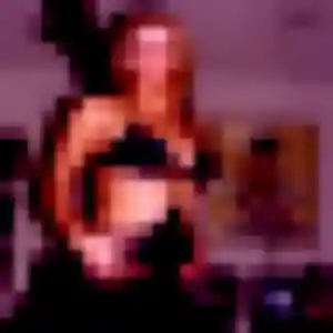 Charmante Mia, 22 ans à Les Granges-Gontardes - voir sa photo