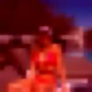 Jolie Brune, 25 ans à Loisin - la contacter