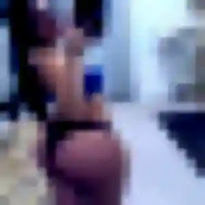 Photo de Amira à Louans (43 ans) - plan cul discret