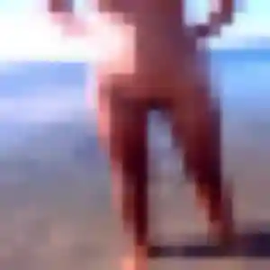 Photo exclusive de Zara, 22 ans à Lully - plan discret