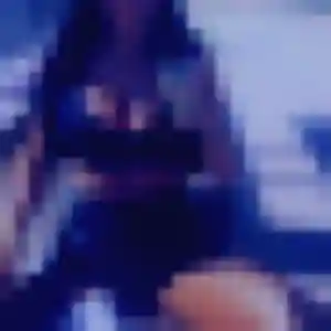 Helena (27 ans) à Mont-Saint-Sulpice propose une rencontre ce soir