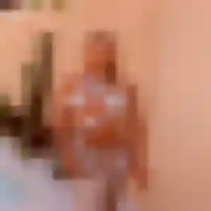 Albertine, 23 ans, connectée à Narbonne pour une rencontre coquine