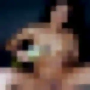 Ursula, 22 ans, en ligne à Néville pour un plan cul