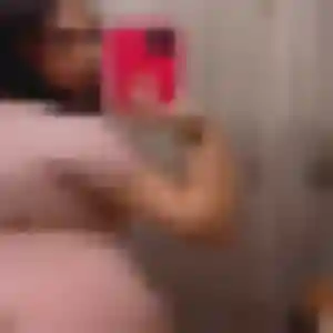 Roxane, 25 ans, en ligne à Ouges pour un plan cul
