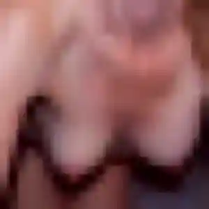 Découvre Noura, 25 ans à Pleudaniel en privé