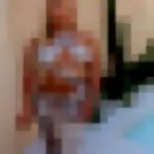 Naomi, fille de 24 ans cherche plan cul à Pouydesseaux