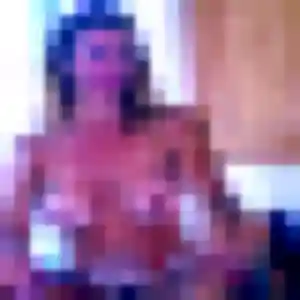 Découvre Malika, 25 ans à Prades en privé