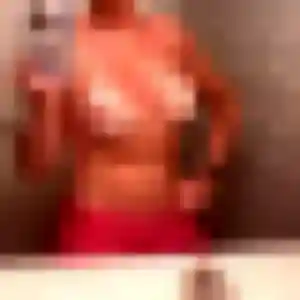 Valentine, 27 ans, en ligne à Roiffé pour une rencontre coquine